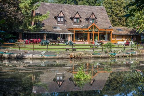 AUBERGE du BORD des EAUX - Demi-pension assurée sur réservation Hotel de charme Antoing
