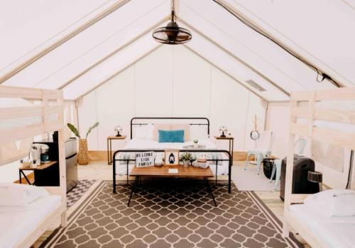 Charming Secluded Tented Cabin in Sarasota, Florida in Osprey (Florida)
