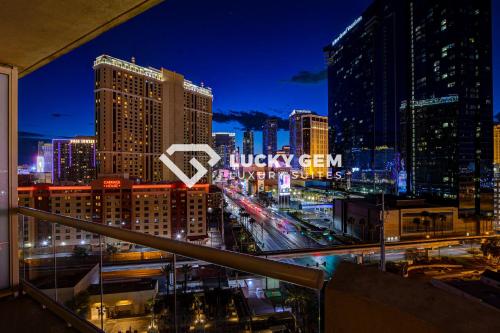 SPHERE VIEW - Signature MGM Resort Lucky Gem Penthouse & Luxury Suites 10817 - image 9