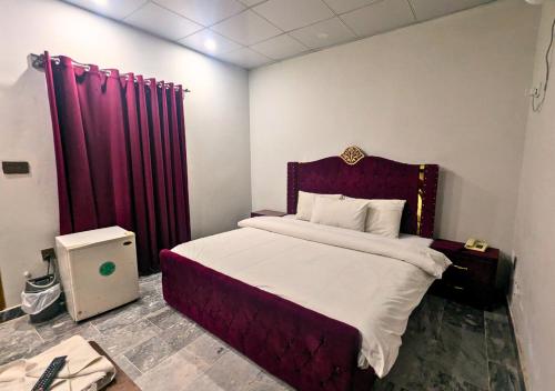 Hotel Crown Palace - image 2