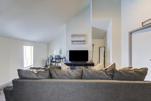 Cozy 2BR 2BA Condo in Houston Medical Center Free Parking & Fast Wi-Fi near โรดิโอฮูสตัน หรือ ฮูสตันไลฟ์สต็อกโชว์แอนด์โรดิโอ