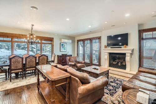 Strand Haus Ski In Ski Out at Canyons by SkyRun Park City