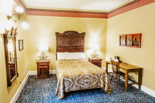 1 queen bed