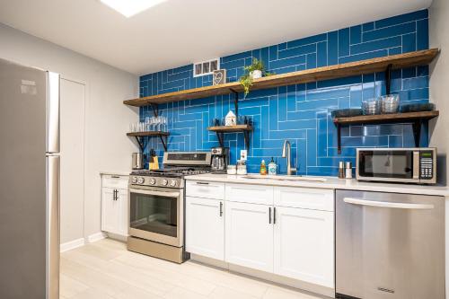 ATL Downtown 2BR King Bed Free Parking LM1908 in Atlanta, USA