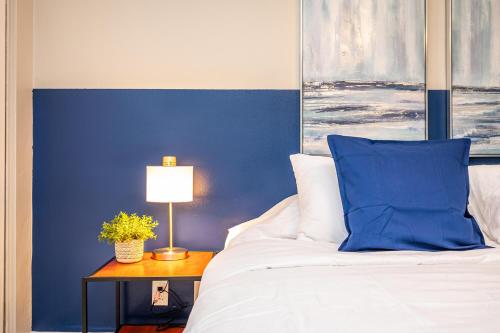 ATL Downtown 2BR King Bed Free Parking LM1908 in Atlanta, USA