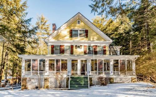 布魯克景莊園住宿加早餐旅館 (Brookview Manor Inn) in 卡纳登西斯