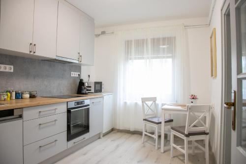 Vadvirág Apartman Gyula 2 (Vadvirag Apartman Gyula 2) in อูยบารอส
