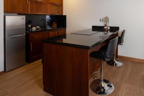 Master Suite Superior Apartment image 10