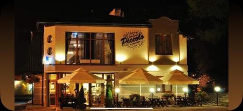 . RESTAURACJA KAWIARNIA POKOJE do WYNAJĘCIA