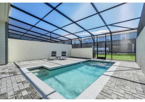 4058 LA - Windsor Paradise Escape