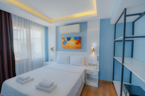 Family Room with Sea View image 2