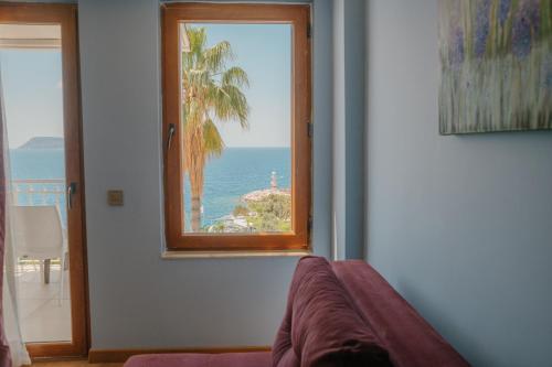 Family Room with Sea View image 4