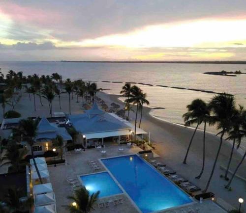 Swimming pool, Elegant, Modern style Villa in Playa Nueva Romana2 in La Caña