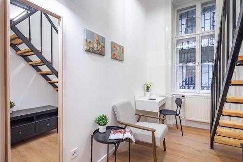 Very Central - Young - Modern - image 9