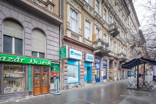 Very Central - Young - Modern - image 12