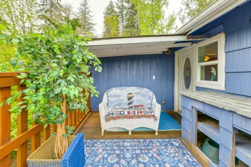 10 Mi to South Beach & Newport: Home w/ Deck! in South Beach (OR)