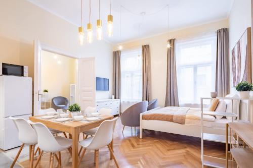 Very Central - Comfy - NEW - image 6