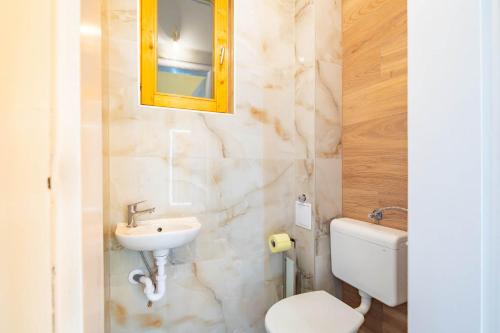 Very Central - Comfy - NEW - image 14