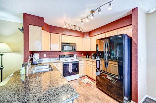 Flagstaff Condo with Balcony in Golf Community!, Flagstaff (fotografie 9)