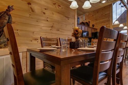 Grand Cherokee Lodge, free tickets, no catch! in 鴿子谷市郊