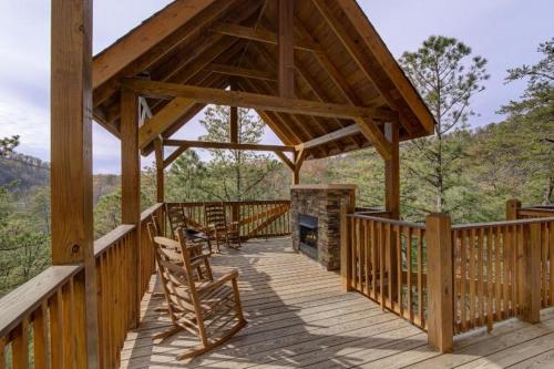 Grand Cherokee Lodge, free tickets, no catch! in 鴿子谷市郊