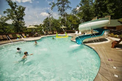 Grand Cherokee Lodge, free tickets, no catch! in 鴿子谷市郊