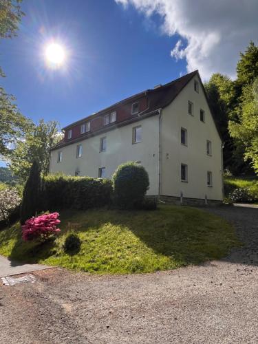 外部景觀, Moderne Fewo mit toller Aussicht - inmitten der Natur in 弗洛