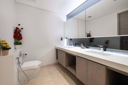 Luxe 1BR Burj View 10 min Walk to Dubai Mall, Dubai (Foto 6)