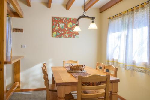 Two-Bedroom Chalet image 5