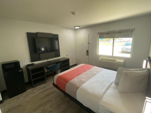 1 queen bed