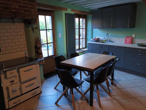 Maison de campagne aux notes africaines in Doisče