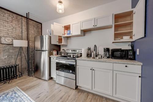 Serene Studio McKinley Beach - Brady St Lower East in Milwaukee, USA