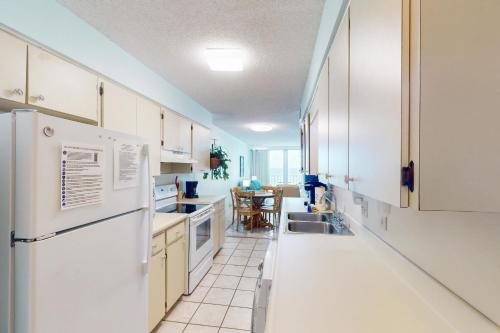 Island Shores by Meyer Vacation Rentals - image 3
