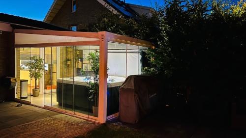 溫泉, Modern and luxury vacation house, private Jacuzzi in 祖特爾梅爾