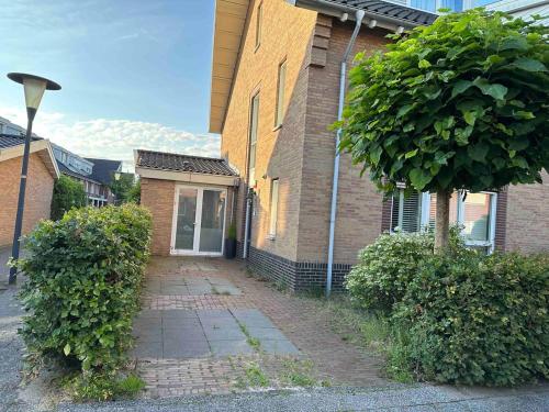 Luxury Vacation Villa, Private Jacuzzi & Sauna in Zoetermeer
