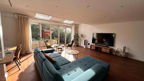 共用Lounge/電視區, Modern and luxury vacation house, private Jacuzzi in 祖特爾梅爾