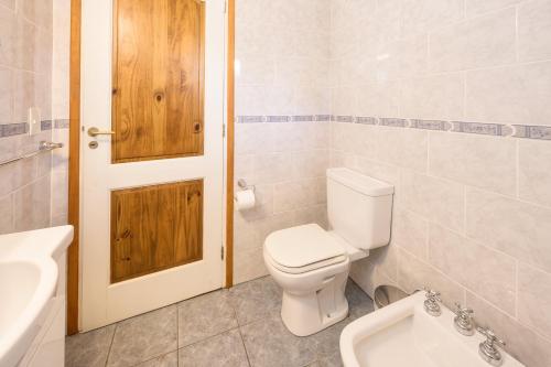 Two-Bedroom Chalet image 5