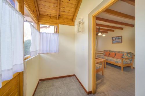 Two-Bedroom Chalet image 6
