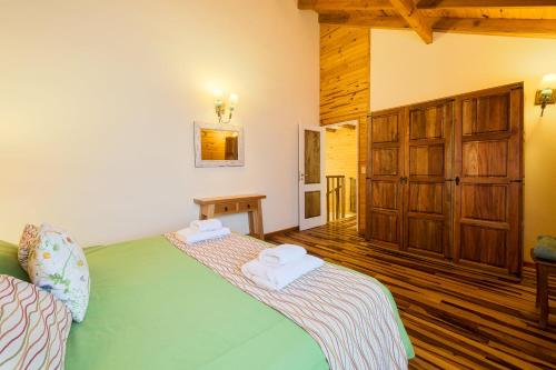 Two-Bedroom Chalet image 10