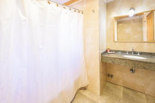 Two-Bedroom Chalet image 4