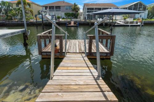 ทัศนียภาพ, Villa Walk to Beach, Pool & Games Great for Family Vacations in ฮัตสัน(FL)