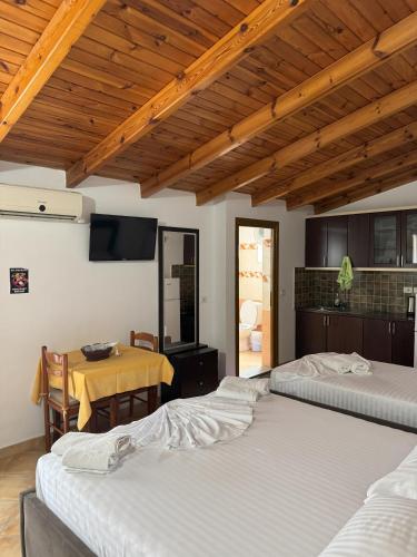 Garden Villa Veli - image 13