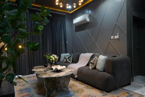 Dark Apartment in Lekki - image 3