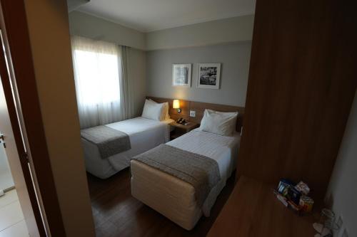 Deluxe Family Suite image 6