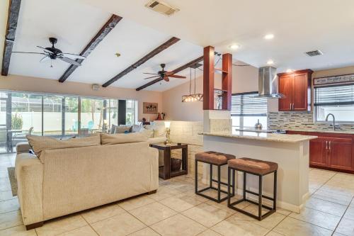 Outdoor Oasis Spacious Stay in Clearwater! in Clearwater Countryside