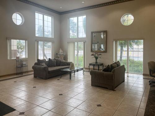 Előcsarnok, Motel 6 Oceanside, CA – Marina / Camp Pendleton in Oceanside Tengerpart