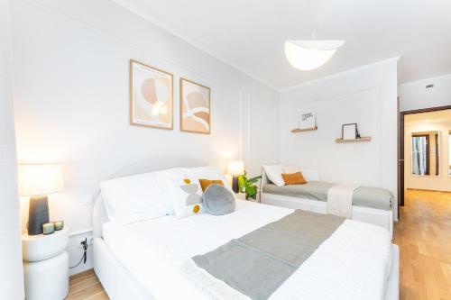 Rentero Spacious Smíchov 2 Bedroom Apartment with Excellent Tram Connection, Prague (photo 4)