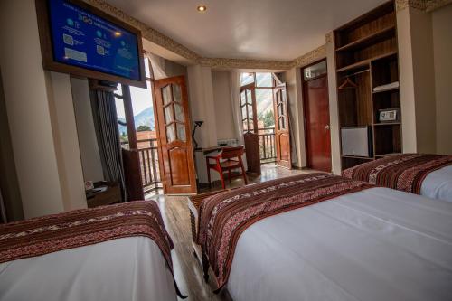 Triple room, private bathroom, 3 beds