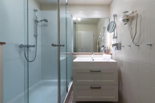 Apartment with Balcony image 10