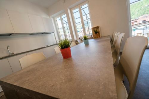 Capitol Rooms - image 3